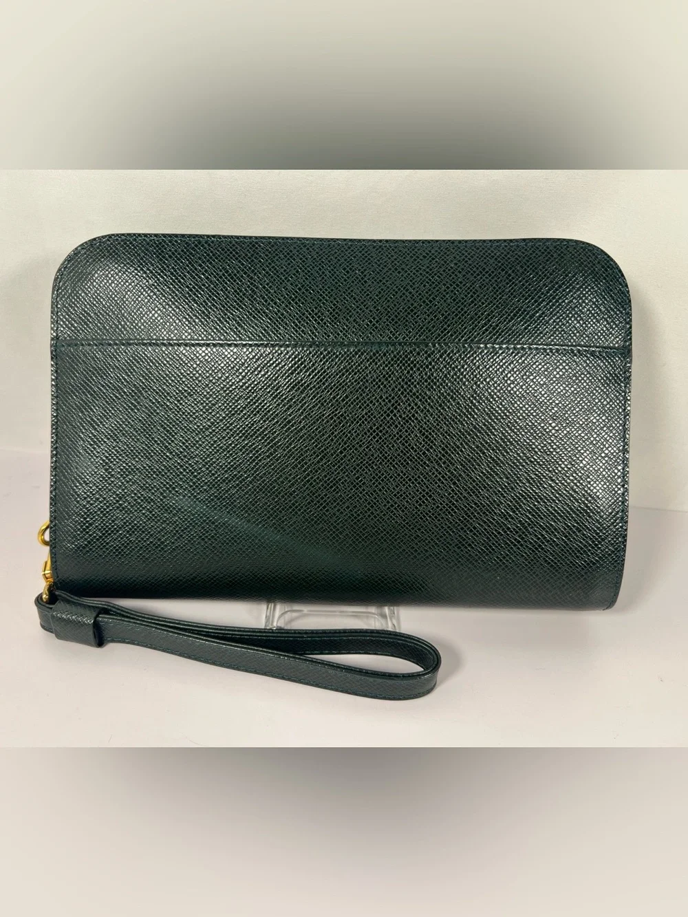 7101: Louis Vuitton Taiga Baikal Wristlet Clutch Pouch Green